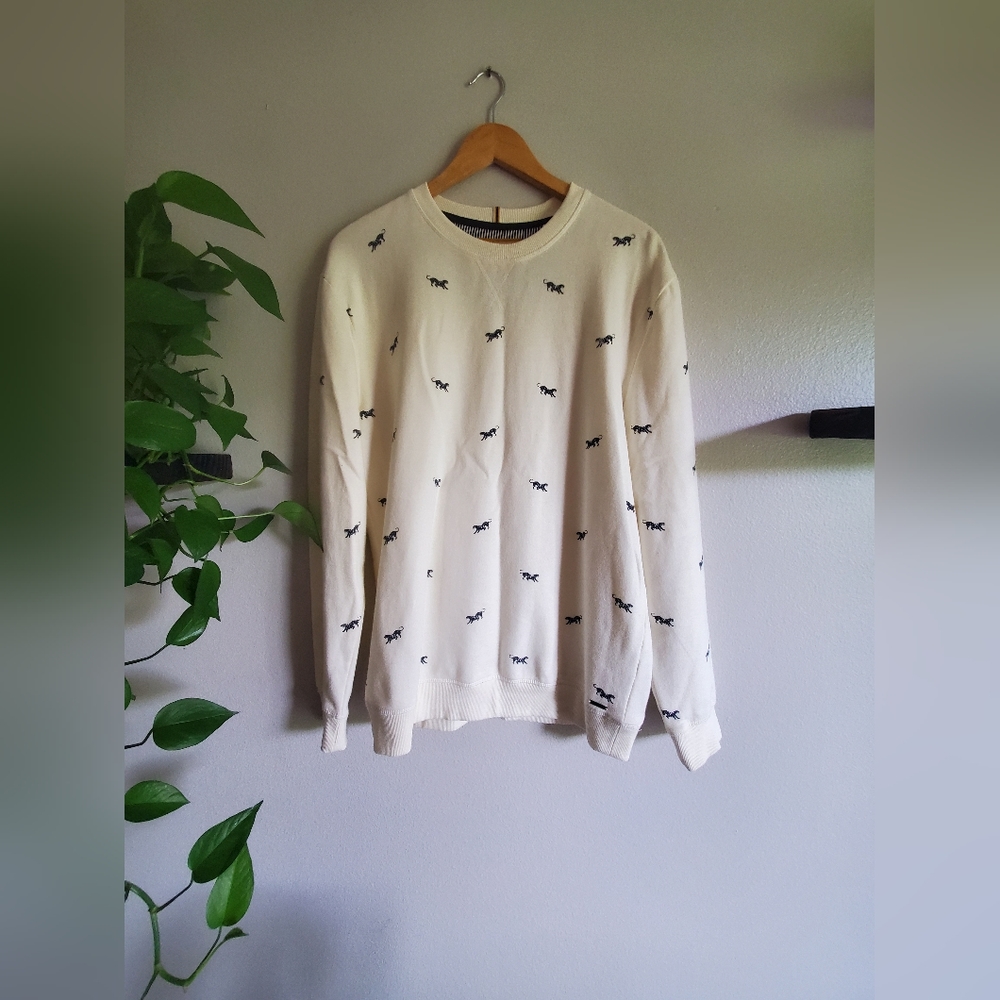 Never worn! White pullover with tiger print